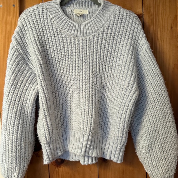 H&M Sweater - Picture 1 of 1